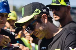 MotoGP, Valentino Rossi da Valencia: "Non è andato male Marquez, vero?"