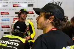 MotoGP, Valentino Rossi: "Ho messo io il muro nel box con Jorge Lorenzo"