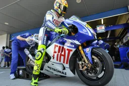 MotoGP Jerez Warm Up: Valentino Rossi il più veloce