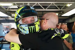 Valentino Rossi "scende" da Tavullia: Pesaro aspetta la 'MotoGP Legend'