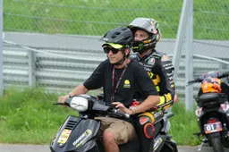 MotoGP, Bezzecchi da record: Valentino Rossi applaude (e gli dà un passaggio)