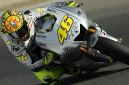 MotoGP: Valentino Rossi "Con Lorenzo lotta fino a Valencia"