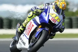 MotoGP: visita di controllo alla spalla per Valentino Rossi