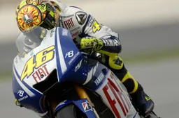 MotoGP: diluvio a Sepang, partenza di gara posticipata