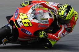 MotoGP: a Sepang top 5 in 3 decimi, Valentino Rossi compreso