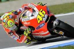 MotoGP Assen Warm Up: Valentino Rossi 1°, poi la pioggia