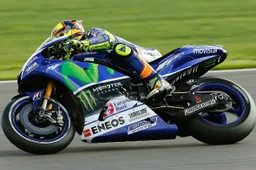 MotoGP Silverstone Warm Up: Rossi 1°, Petrucci 2°