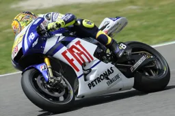MotoGP Mugello Prove Libere 2: brutta caduta di Valentino Rossi