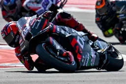 MotoGP Indonesia, Maverick Vinales svetta nel warm up