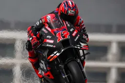 MotoGP Portimao, Sprint: Vinales storico trionfo, Marc Marquez sul podio!