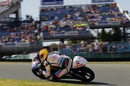 125cc Sachsenring Warm Up: Vinales ancora al comando