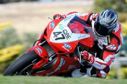 ASBK Phillip Island Gara 1: terza vittoria stagionale per Maxwell e la Honda