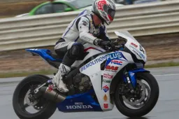 ASBK Symmons Plains Gara 2: Maxwell vince, Staring campione