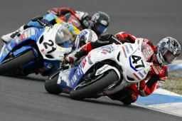ASBK: Australian Superbike Open vinto da Wayne Maxwell