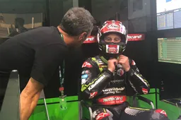 Superbike Qatar, Warm-up: Jonathan Rea 1° dopo il diluvio