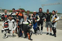 Marco Melandri adesso porta in pista i VIP: che divertimento!