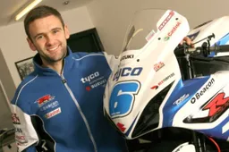 Road Racing: William Dunlop firma con Tyco Suzuki by TAS per il 2014