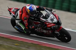 Superbike Assen: Toprak Razgatlioglu tenta di correre