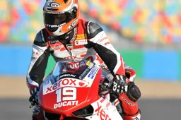 Superstock 1000 Magny Cours Gara: Simeon campione