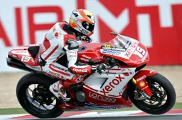 Superstock 1000 Magny Cours Qualifiche: pole per Simeon