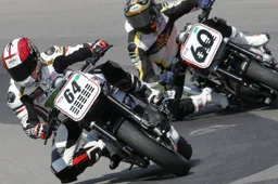 XR1200 Series: ben 33 iscritti per il round di Indianapolis