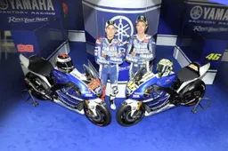 Yamaha Factory Racing con Lorenzo e Rossi si presenta a Jakarta