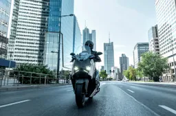 Yamaha amplia la gamma XMAX 2025 con nuovi scooter sportivi al top