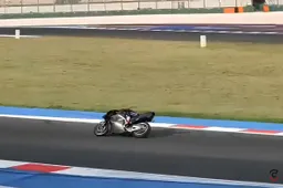 MotoGP: Yamaha avanti col motore V4, le ultime immagini