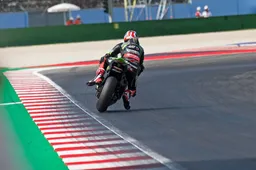 Superbike Misano: Jonathan Rea doppietta di forza, Marco Melandri sul podio