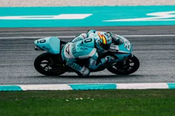 Moto3 Sepang: scherzetto di Almansa ed è pole, Pini "spinto" in seconda fila