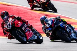 Superbike Aragon: Bulega trionfo da dieci e lode, Toprak tutto da rifare