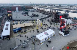 MotoLive compie 20 anni: le stelle del motorsport all'EICMA per uno spettacolo mozzafiato