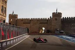 Formula 1: Hamilton fa segnare il miglior tempo nel venerdì di Baku