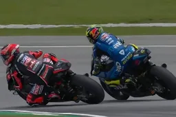 Moto2 Sepang: Gonzalez-Moreira è già duello, super pole di Holgado