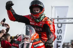 Superbike, Bulega sconfigge Toprak anche grazie a Bagnaia: il retroscena