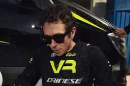MotoGP, Valentino Rossi: "Bagnaia ha un compagno scomodo"