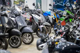 ANCMA, il mercato moto di ottobre 2025: scooter trainanti, elettrico stabile