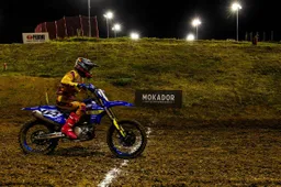 A casa di Andrea Dovizioso una gara in notturna dell'Italiano Motocross 2026