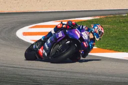 Izan Guevara che bel premio: dopo il trionfo Moto2, un giro sulla Yamaha MotoGP!