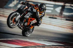 Il gigante silenzioso che cambia il settore: Bajaj guida KTM, rilancia l’innovazione e resta globale