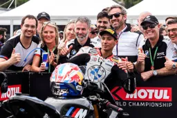 Dal garage di casa ai trionfi BMW: lo straordinaria viaggio di Simone Casaroli ingegnere Superbike