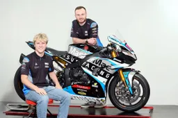 Hawk Racing fa spesa in Supersport per il British Superbike 2026