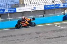 KTM lavora per il 2027: Pol Espargaro testa il motore 850 a Jerez (VIDEO)