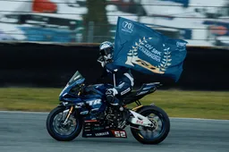 “Testa, cuore, polso”: Yamaha svela l’anima di Delbianco, campione CIV Superbike 2025