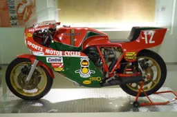 Ducati 900 SuperSport: the legendary motorcycle that won the 1978 TT