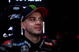 Bezzecchi studies Acosta at Valencia: "There's one thing I envy about him"