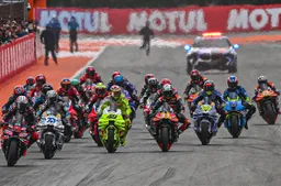 Precisione, Potenza e Controllo: Cosa le Corse Moto Insegnano Anche Fuori dalla Pista