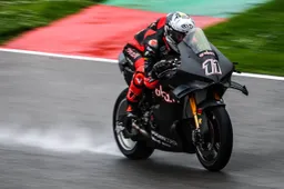 SBK, Bulega tuona dopo dei test quasi inutili: "Spendiamo tanti soldi per niente"