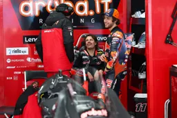 Pochi giri, una caduta e risate con Bastianini: il bilancio di Bulega a Jerez