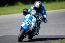 Polini svela le parti speciali della Vespa campione alla Pomposa 500 Km